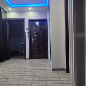 Se vinde apartment cu 3 odaie , 72 m2, etaj 1/9, Bam Coneva 36.