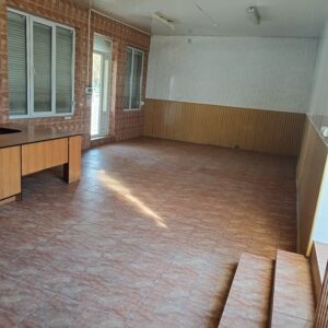 Сдам в аренду коммерческое помещение 56 кв.м., эт.1, Центр, ул. 31 Августа